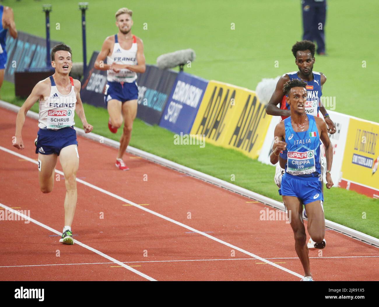 Yann Schrub aus Frankreich Bronzemedaille, Yemaneberhan Crippa aus Italien Goldmedaille, Zerei Kbrom Mezngi aus Norwegen Silbermedaille während der Leichtathletik, Männer 10 000m bei den Europameisterschaften München 2022 am 21. August 2022 in München, Deutschland - Foto Laurent Lairys / DPPI Stockfoto