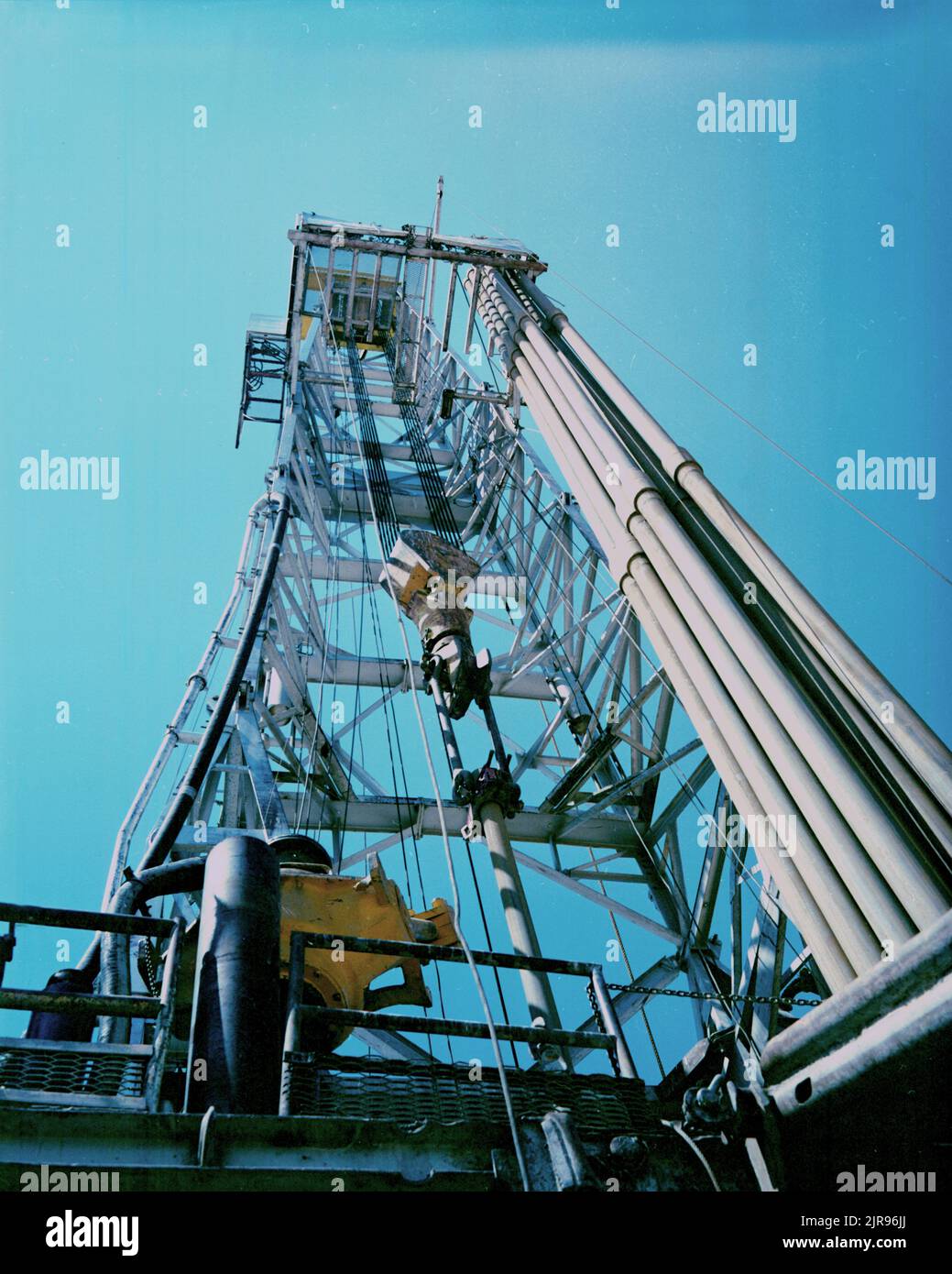 A730156 NTS BOHRGERÄTE VINEY (PROJEKTINGENIEUR) AUGUST 20 73 EG&G/NTS FOTOLABOR VERÖFFENTLICHUNGSDATUM: 8/20/1973 BOHRGERÄTE; BOHRGERÄTE; EDGERTON, GERMESHAUSEN & GRIER; EG&G; NEVADA; NEVADA TESTGELÄNDE; NTS; KERNENERGIETECHNIK; ATOMEXPLOSIONEN; ATOMTESTS; ATOMTESTS; RIGS; TESTSTANDORTE; UGT; UNTERIRDISCHE TESTS; BOHRGERÄTE historische Bilder. 1972 - 2012. Energieministerium. National Nuclear Security Administration. Fotos im Zusammenhang mit Atomwaffentests auf dem Testgelände in Nevada. Stockfoto