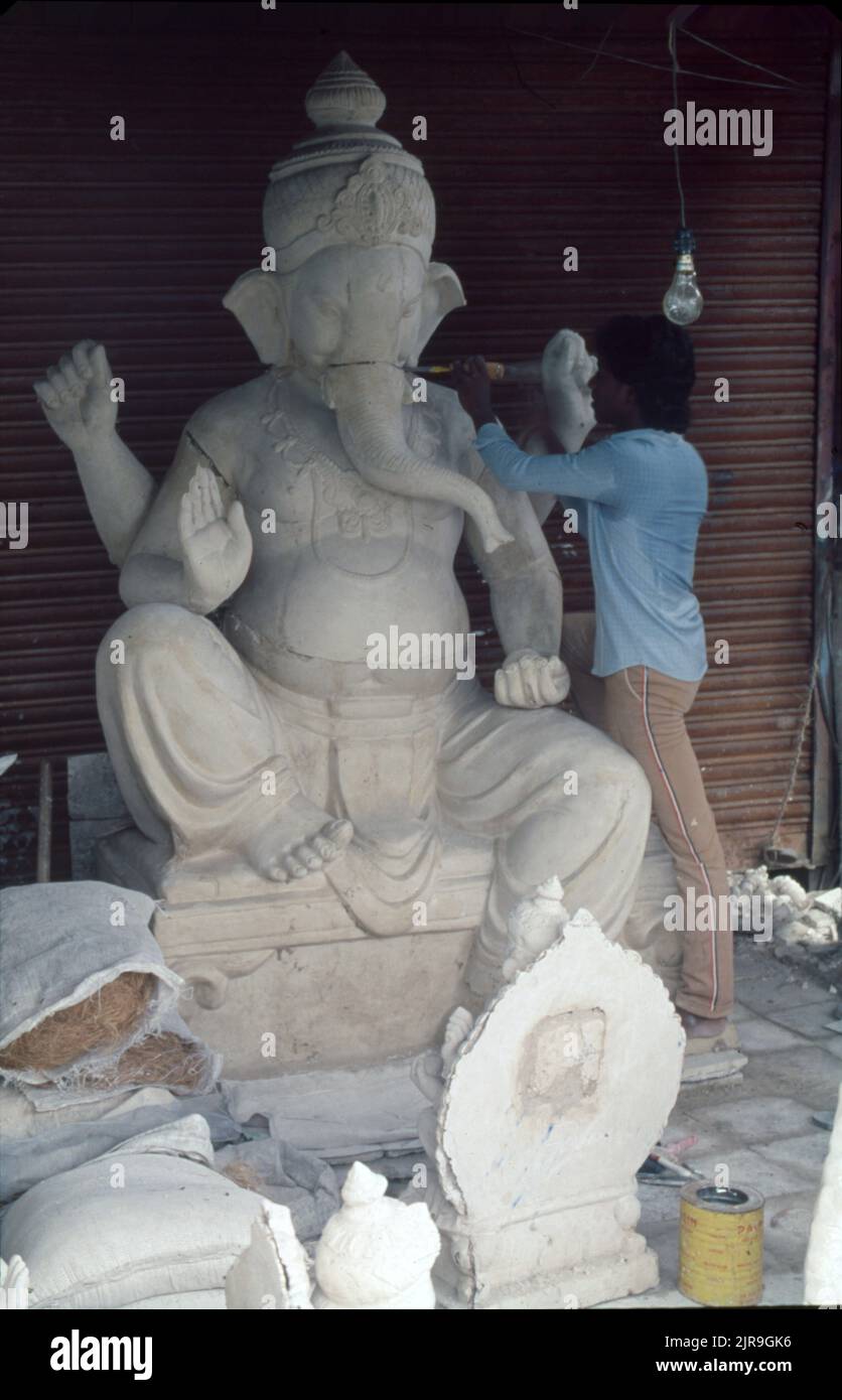 Ganesh Festival, Idole werden in der Werkstatt, Mumbai, Maharashtra gemacht. Stockfoto