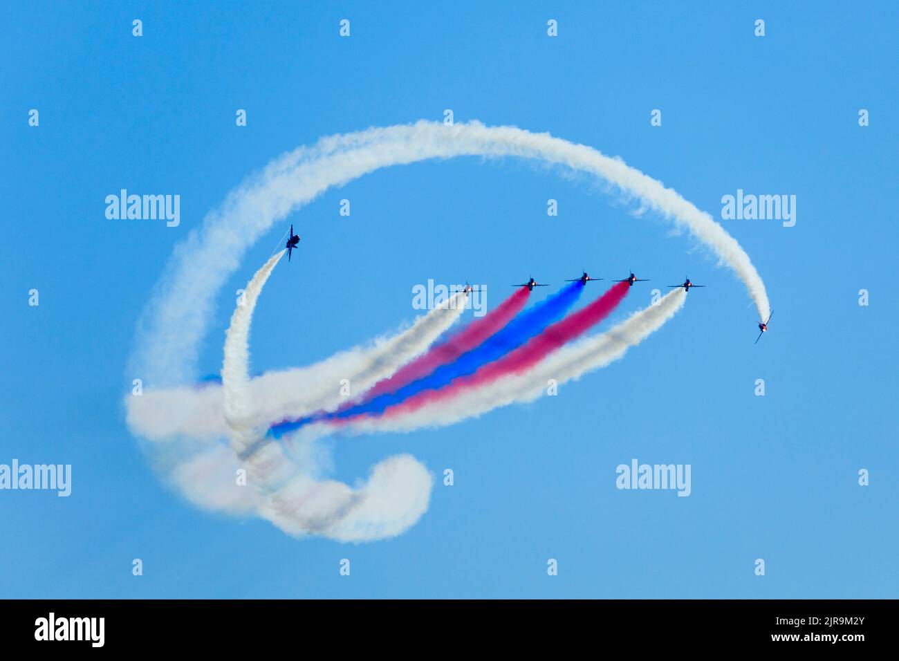 RAF Red Arrows fliegen mit BAE Systems Hawk T1 Jets Stockfoto