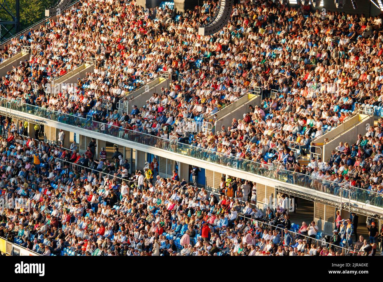 Aktion der Commonwealth Games von Birmingham im Alexander-Sportstadion am Abend des 5.. August 2022. Das Bild zeigt die riesigen Ausverkauf-Massen. Das Stadion war für alle Tage der Commonwealth Games ausverkauft. Stockfoto