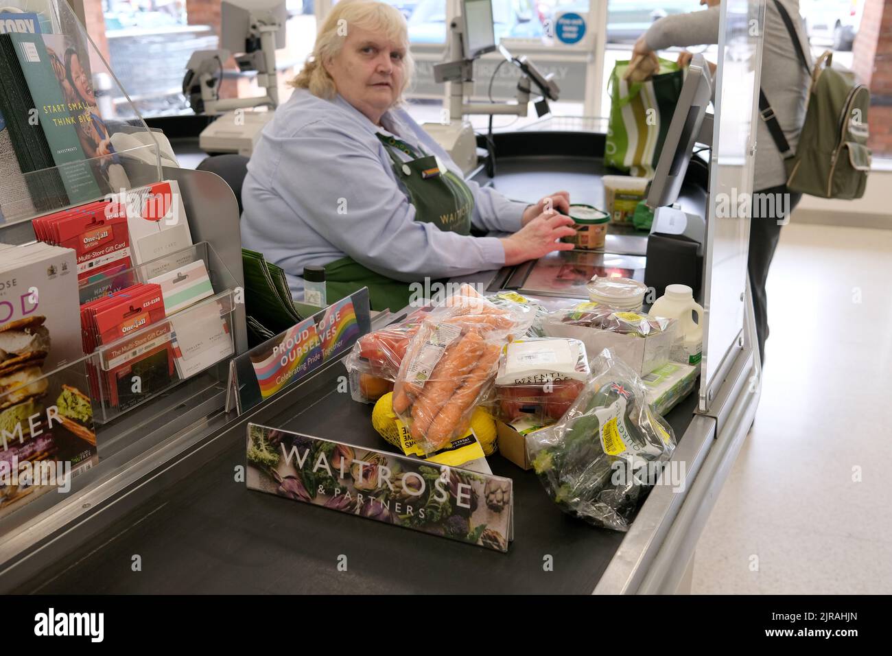 waitrose Lebensmittelmarkt, godalming Stadt in surrey, großbritannien august 2022 Stockfoto