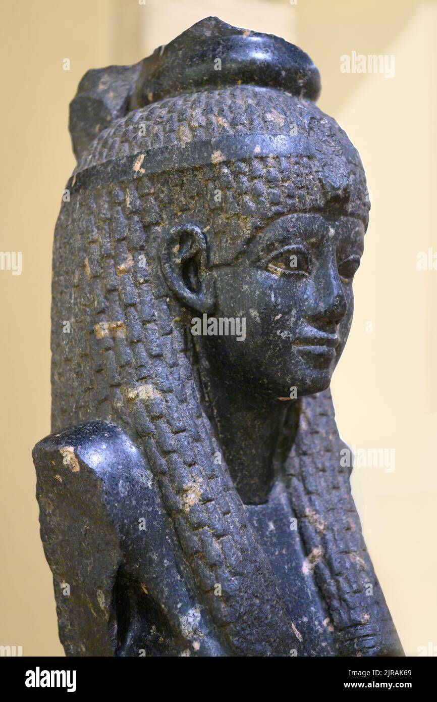 Kleopatra VII. Porträtskulptur im idealisierten ägyptischen Stil. Stockfoto