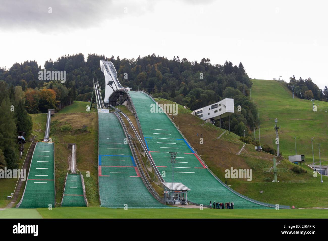 Olympiastadion im alpinen Skisport in Süddeutschland ein beliebter Wintersportort. GARMISCH PARTENKIRCHEN DEUTSCHLAND - SEP 2018 Stockfoto