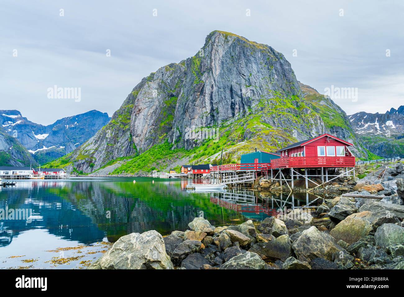 Norwegen, Nordland, reine, Fischerdorf an der Küste der Insel Moskenesoya Stockfoto
