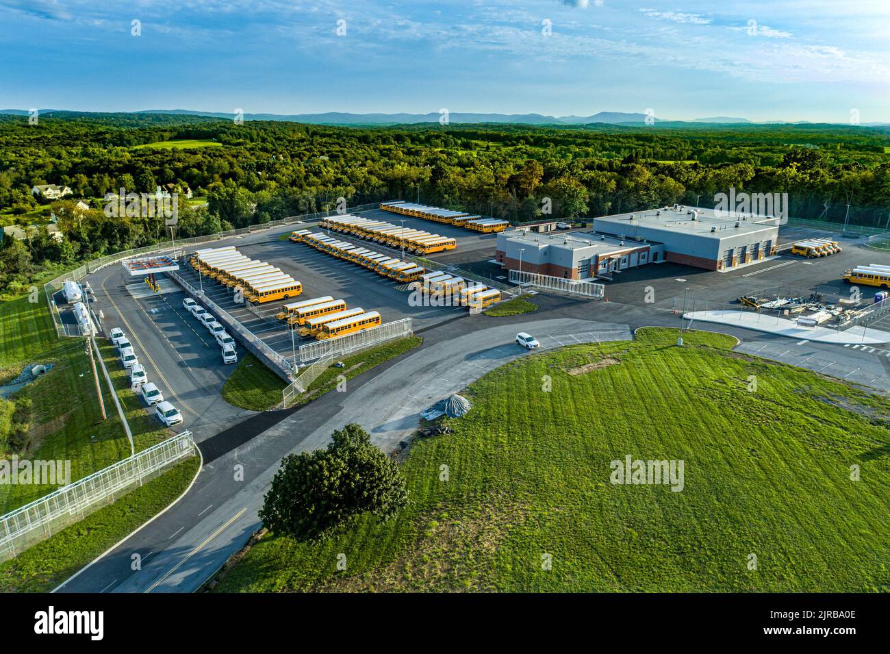 Luftaufnahme einer typischen Bugarage im Schulbezirk Stockfoto