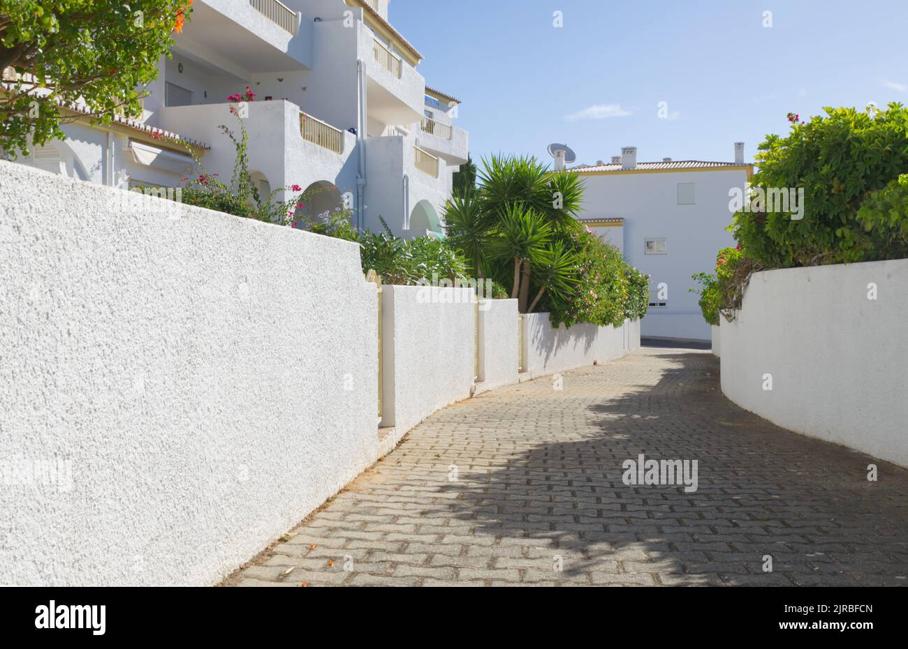 Gasse mit Blick auf die Wohnung, in der Madeleine McCann am Abend des 3. Mai 2007 im Apartment 5a verschwand Stockfoto