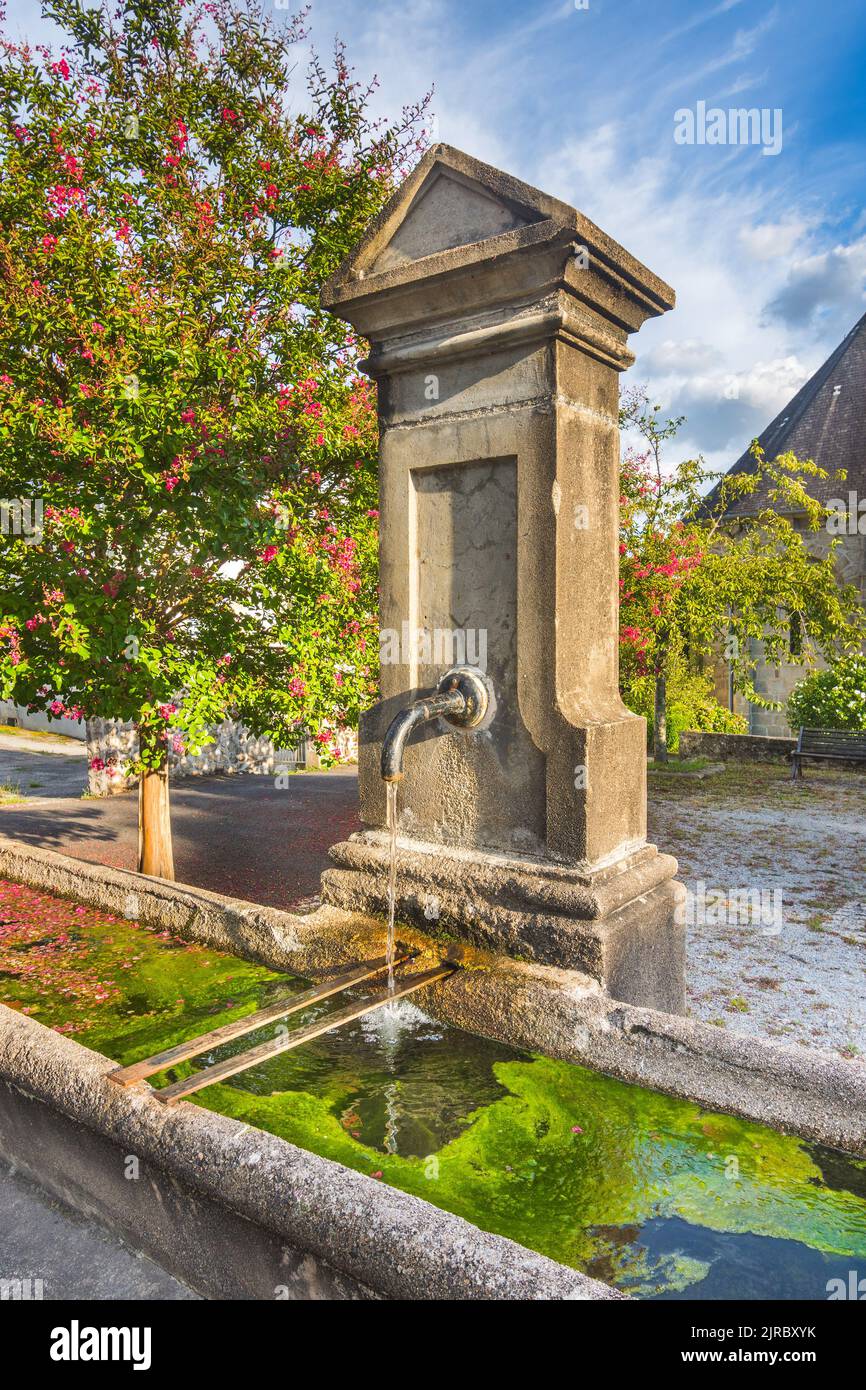 Öffentliche Trinkwasserquelle in Saint-Just-le-Martel, Haute-Vienne (87), Frankreich. Stockfoto