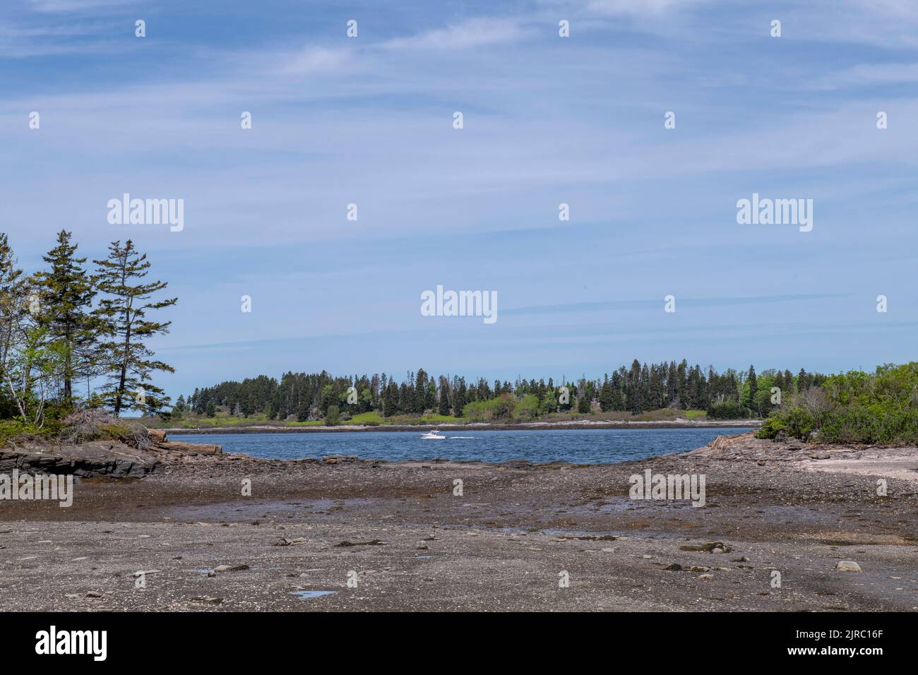 23.Mai 2022. 8:40 Uhr. Blick von Barnes Island, Maine. Stockfoto