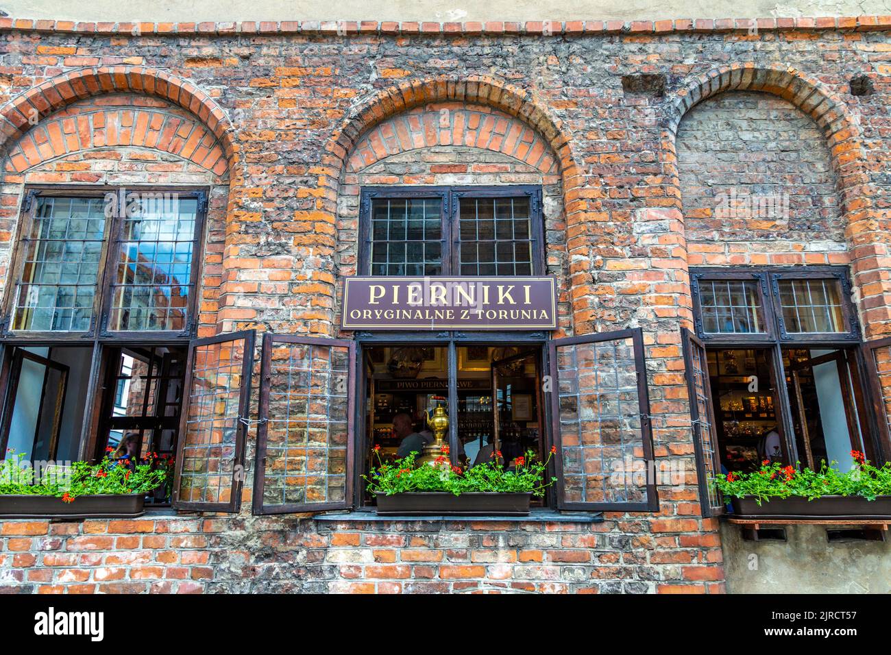 Außenansicht des Gingerbread-Shops und Cafés von Galerie Piernika, Torun, Polen Stockfoto
