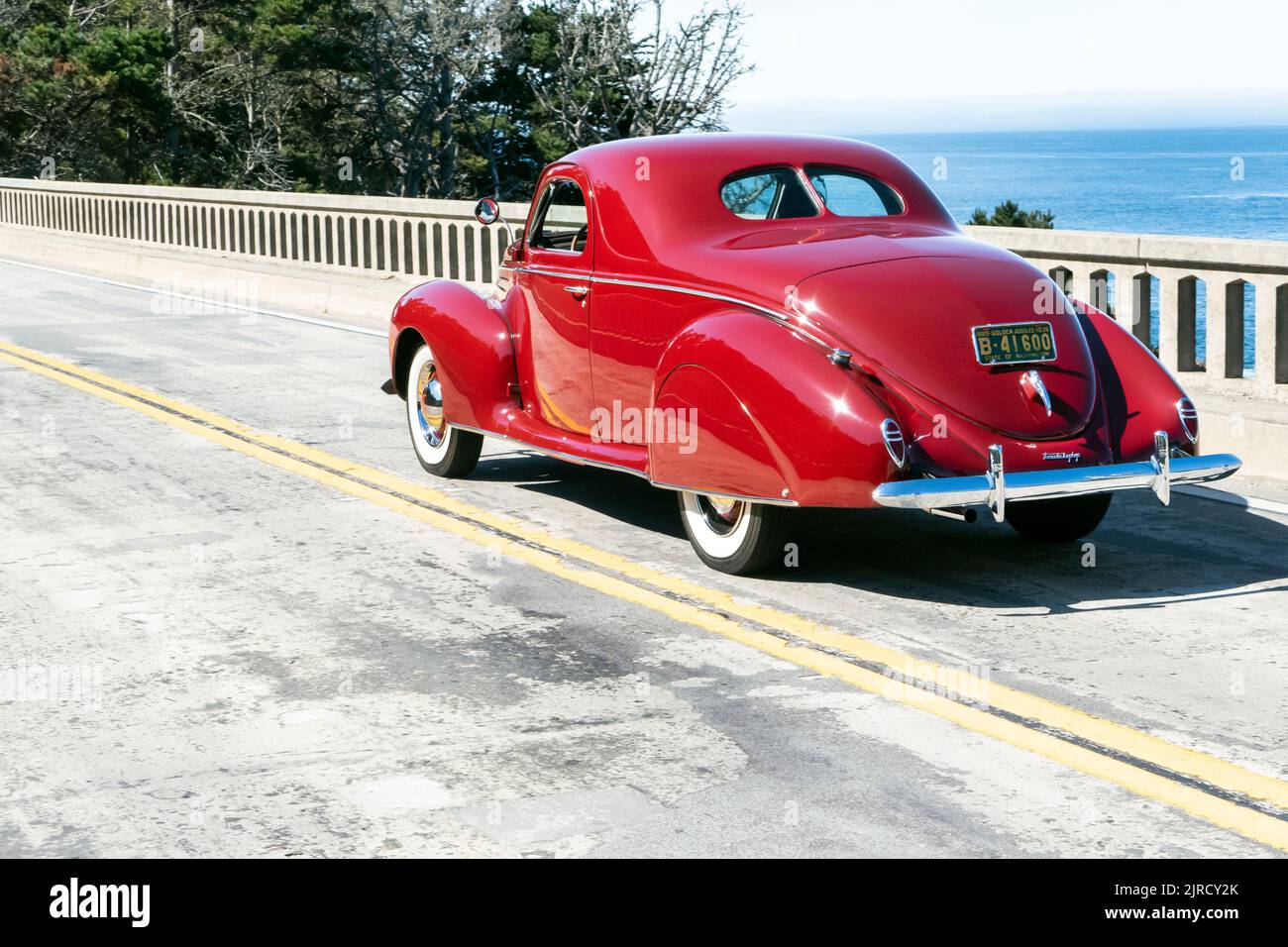 1939 Lincoln 3 Schaufenstercoupé auf der Pebble Beach Tour am HWY1 Carmel California 2022 Stockfoto