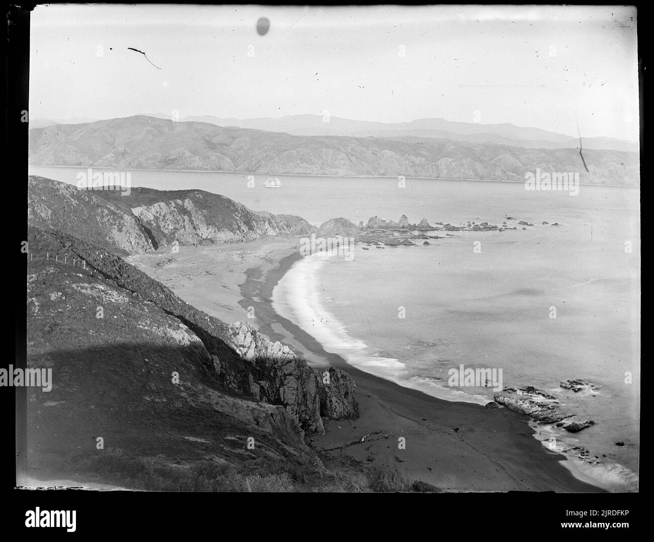 Erhöhte Ansicht der Küste, Neuseeland, von Fred Brockett. Stockfoto