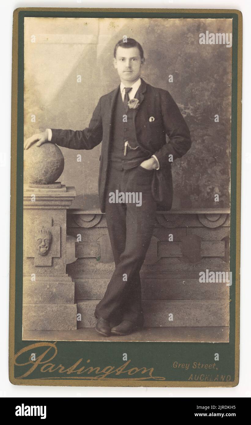 Man, 1890-1891, Auckland, von W H T Partington. Geschenk von Alan Gibson, 2017. Stockfoto