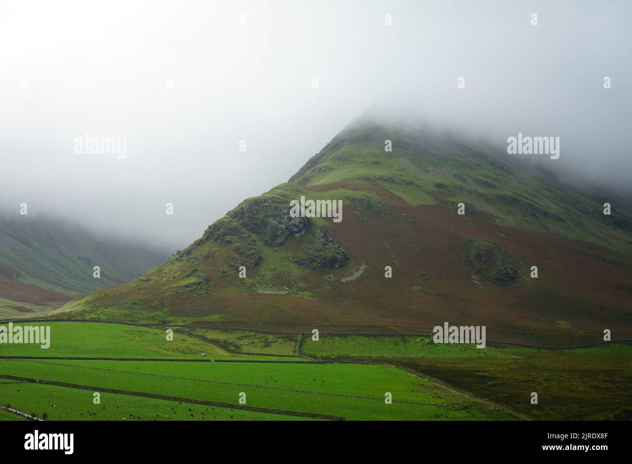 Wolkendecke Hügel im Lake District Stockfoto