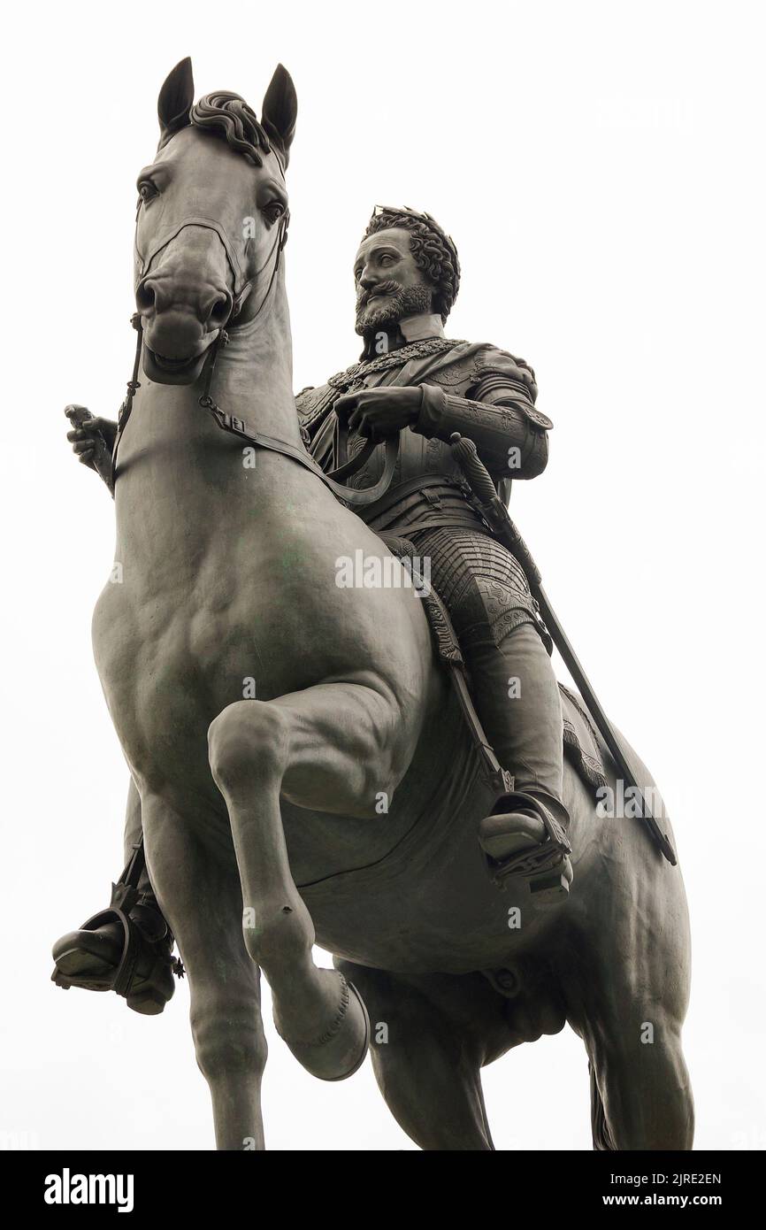Es ist die Statue von König Henri IV auf der Insel Cite in Paris. Stockfoto