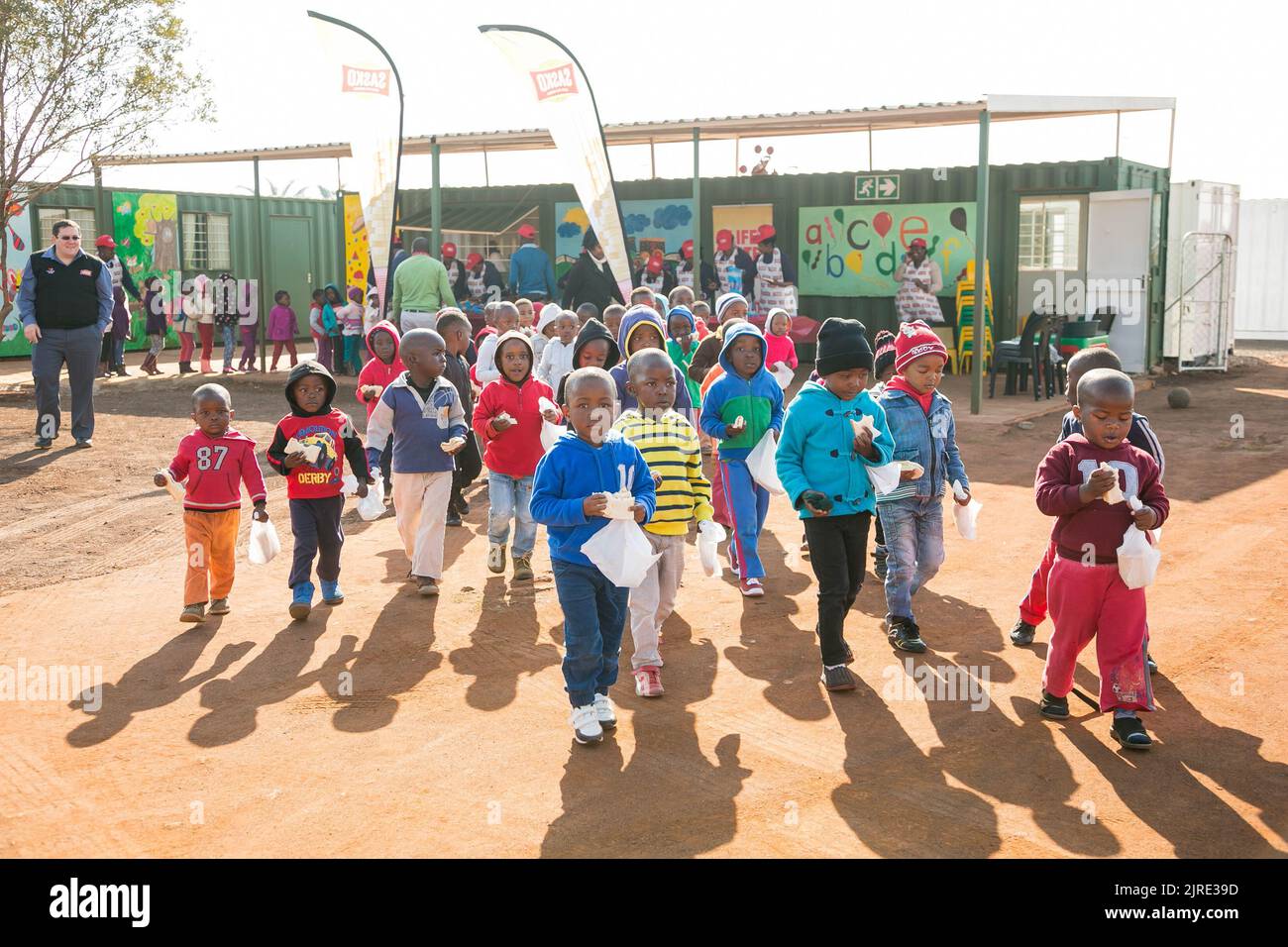 Johannesburg, Südafrika - 18. Juli 2016: Öffentlichkeitsarbeit für afrikanische Kinder Stockfoto