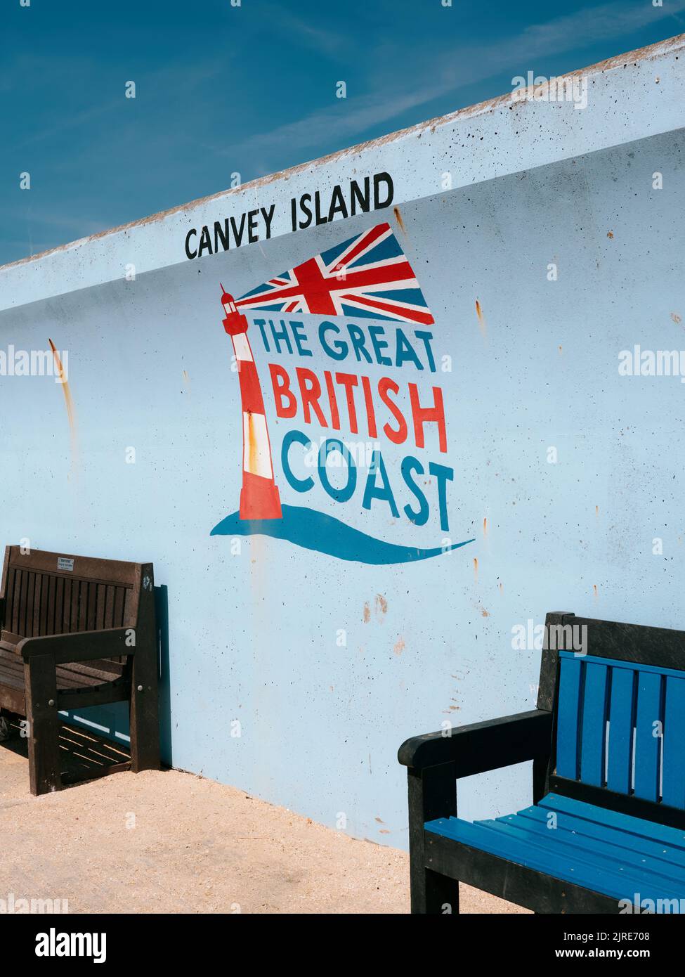 Die große britische Küste malte Wandgemälde von Ufermauer Leuchtturmkunst Canvey Island, Themse Estuary, Essex, England, Großbritannien Stockfoto