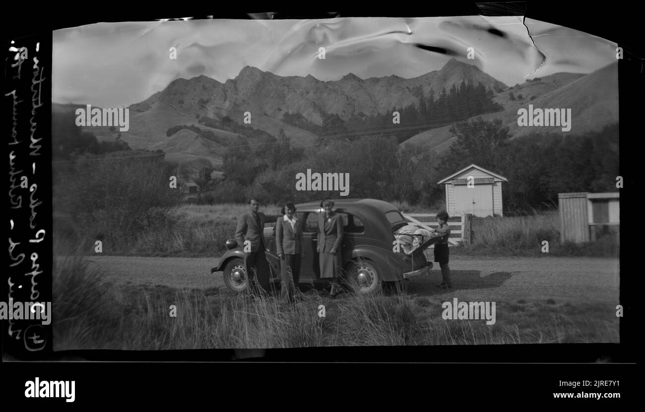 Taipo Peaks - Masterton, Tinui Road, Ritchie Familie und RS, 1949, von Leslie Adkin. Stockfoto