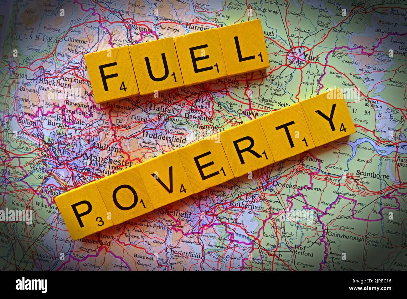 Karte mit Yorkshire, mit den Worten „Fuel Poverty“. Mehr als die Hälfte der britischen Haushalte in ganz Großbritannien wird sich für Essen oder Wärme entscheiden Stockfoto