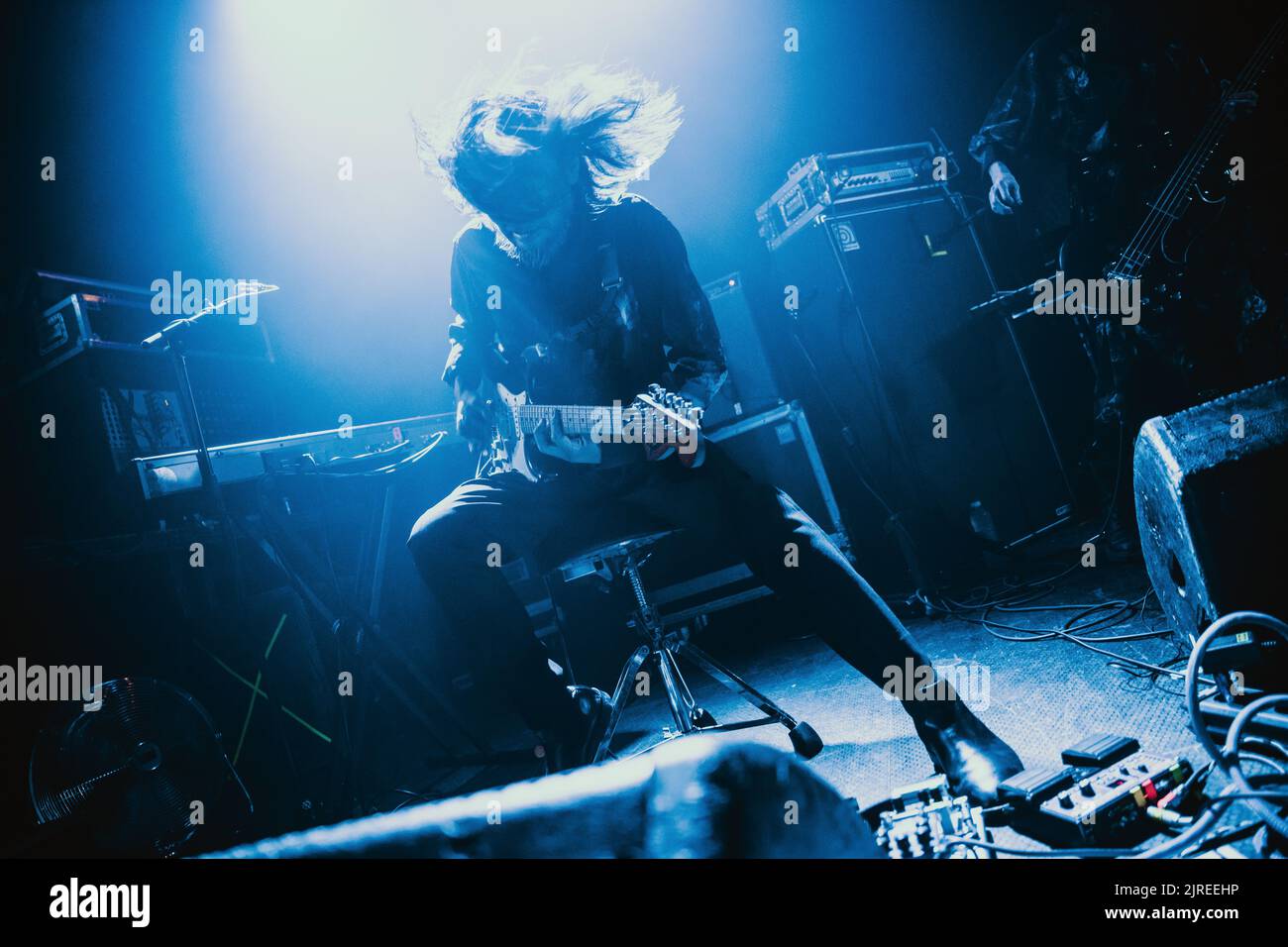 Kopenhagen, Dänemark. 23. August 2022. Die japanische Instrumental-Rockband Mono spielt ein Live-Konzert im Pumpehuset in Kopenhagen. Hier ist Gitarrist Hideki Suematsu alias Yoda live auf der Bühne zu sehen. (Foto: Gonzales Photo/Alamy Live News Stockfoto