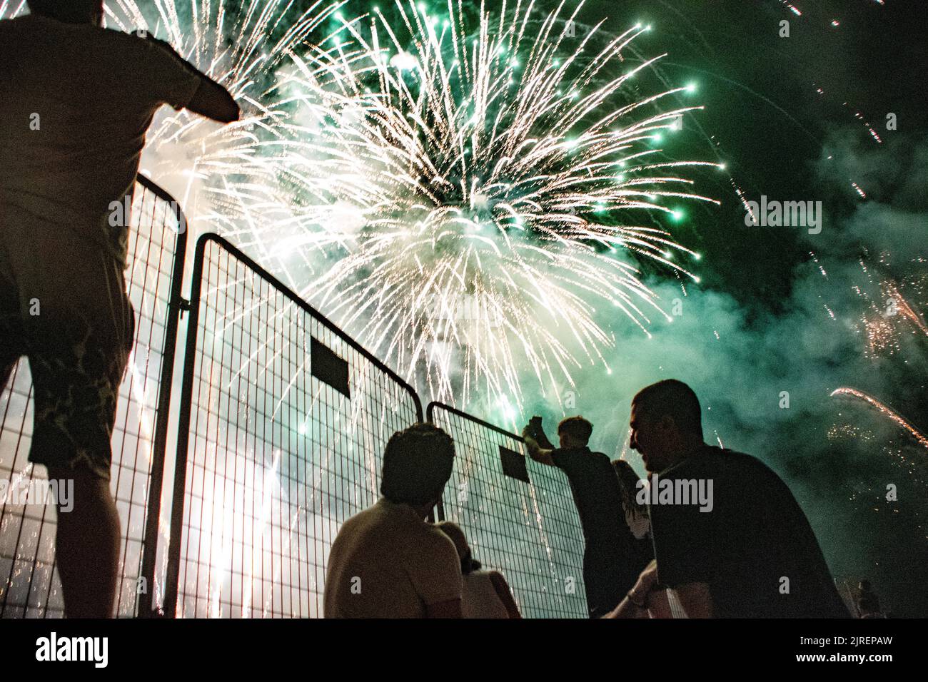 Sitges 24-08-2022 Fuegos artificiales de la Fiesta Mayor de Sitges ha sido deklara Stockfoto