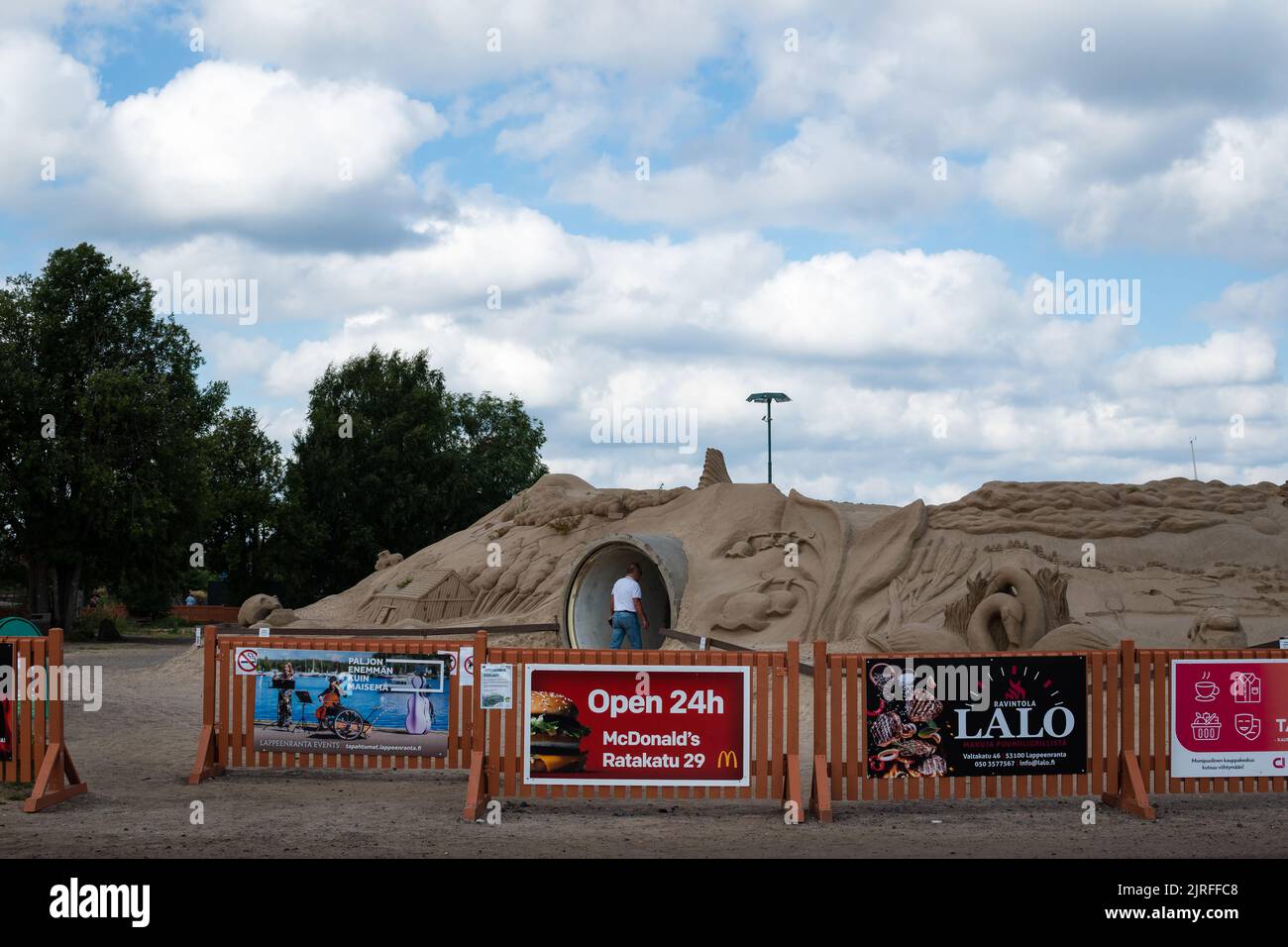 Lappeenranta, Finnland. 21. August 2022. Lappeenranta Sandburg mit finnischen Sandskulpturen zum Thema Natur Stockfoto