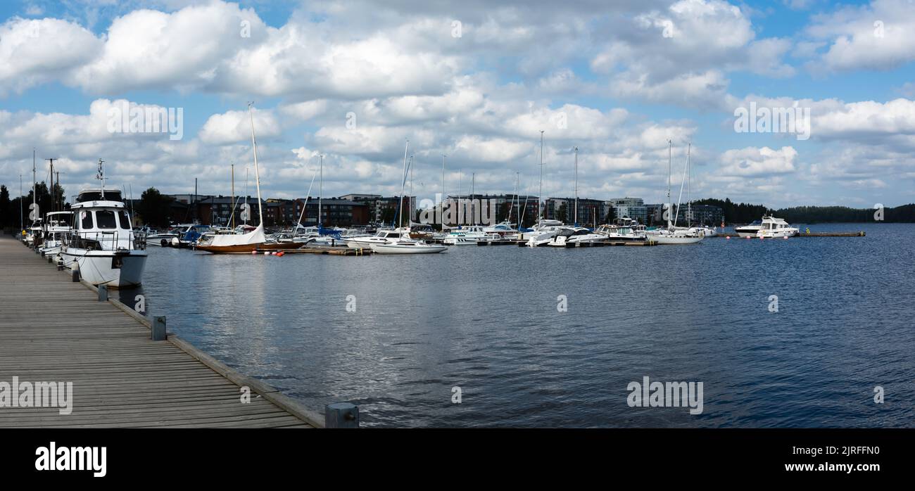 Lappeenranta, Finnland. 21. August 2022. Panorama des Hafens von Lappeenranta im Sommer Stockfoto