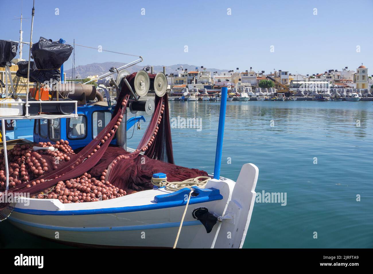 Fischerboot im Hafen von Ierapetra, der südlichsten Stadt Griechenlands, Kreta, Griechenland, Europa Stockfoto