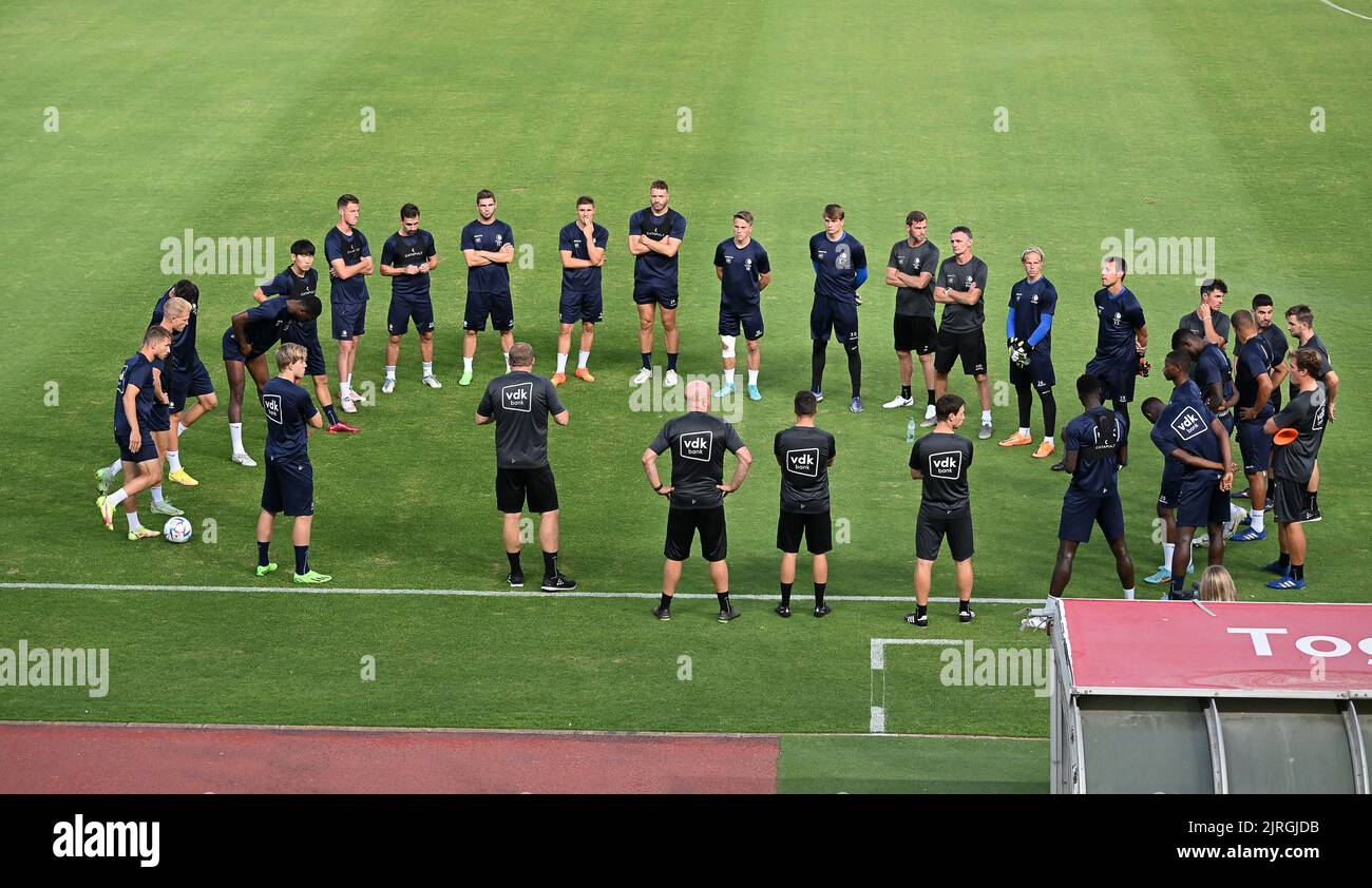 Gents Spieler, die während einer Trainingseinheit des belgischen Fußballteams KAA Gent am Mittwoch, 24. August 2022 in Nikosia, Zypern, abgebildet wurden. Morgen wird Gent den zypriotischen Club Omonia Nicosia in der Rückrunde der Play-offs für den Wettbewerb der UEFA Europa League spielen. BELGA FOTO DAVID CATRY Stockfoto