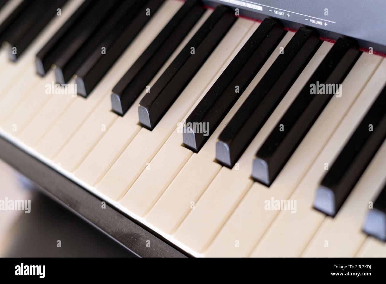 Die schwarz-weiße Tastatur des Klaviers Stockfoto