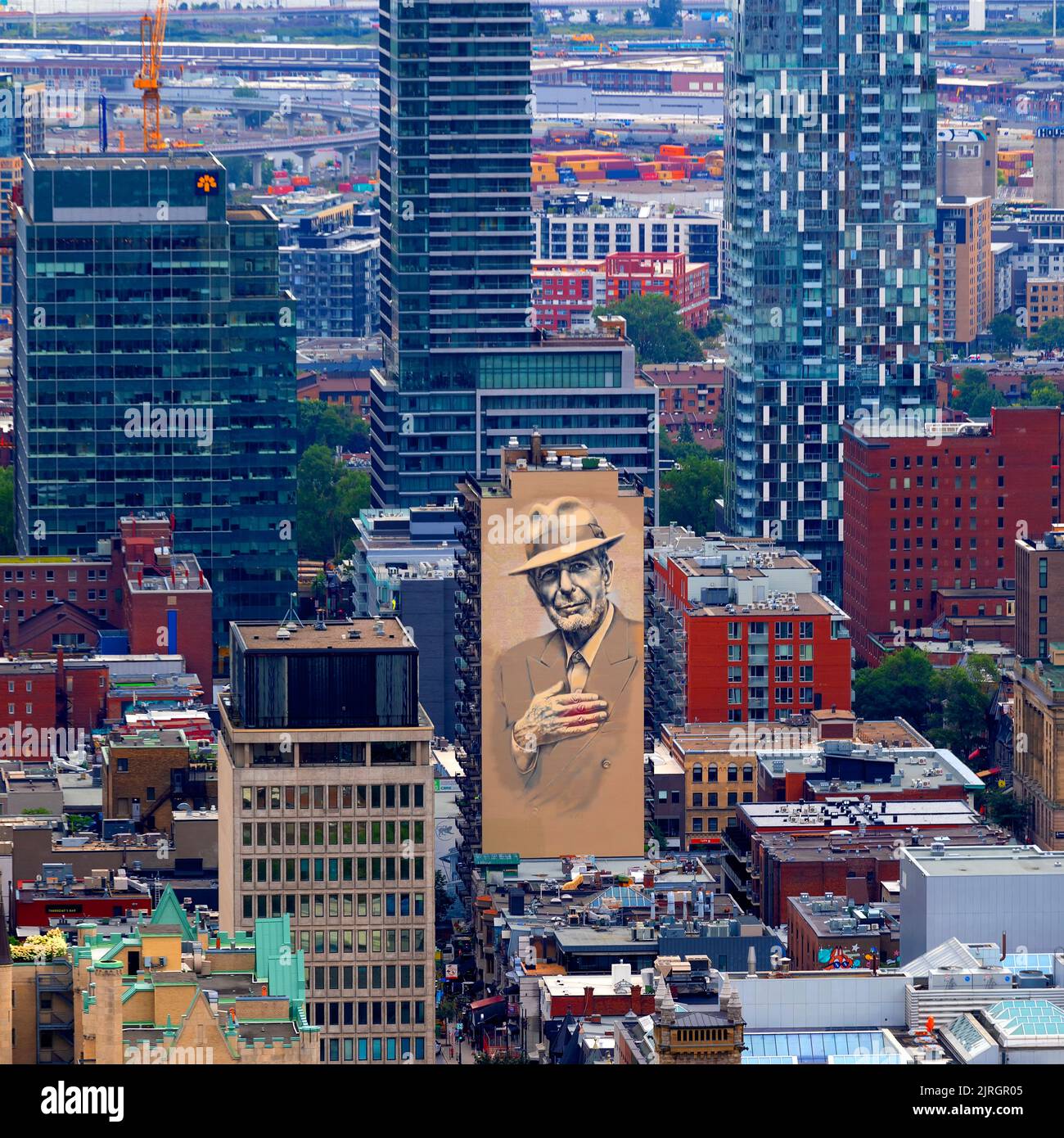 Ein Porträt von Leonard Cohen gemalt auf der Seite eines Gebäudes in Montreal, Quebec, Kanada Stockfoto