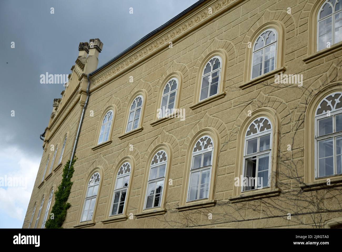 Schloss Chyse in Tschechien, Europa ist ein Herrenhaus aus dem 12. Jahrhundert, das in der Mitte des 20. Jahrhunderts von der Familie Lasansky renoviert wurde. Stockfoto