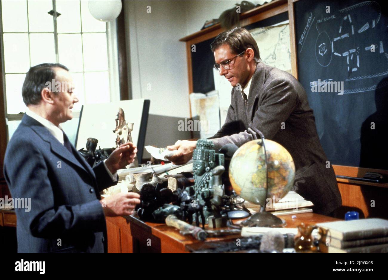 DENHOLM ELLIOTT, HARRISON FORD, RAIDERS OF THE LOST ARK, 1981 Stockfoto