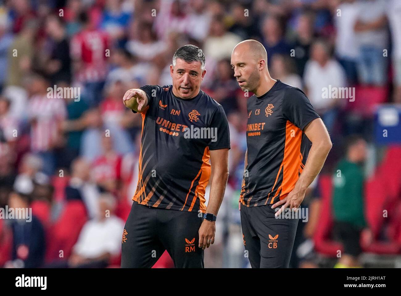 EINDHOVEN, NIEDERLANDE - 24. AUGUST: Assistenztrainer Roy Makaay von den Rangers beim UEFA Champions League Play-Off Second Leg Match zwischen PSV und den Rangers am 24. August 2022 im Philips Stadion in Eindhoven, Niederlande (Foto: Andre Weening/Orange Picles) Stockfoto