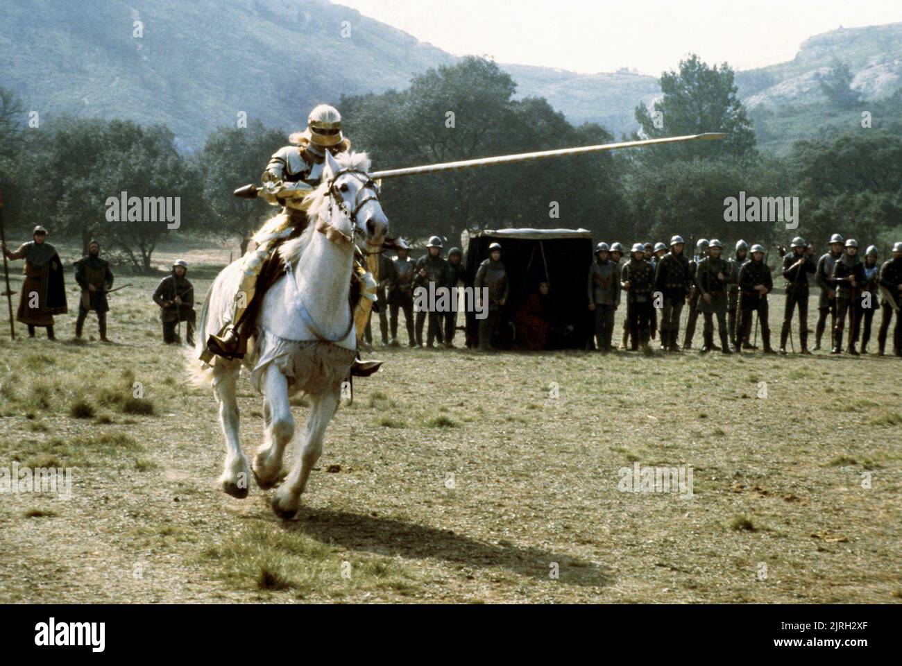 MILES O'Keeffe, Schwert DER VALIANT: DIE LEGENDE VON SIR GAWAIN UND DER GRÜNE RITTER, 1984 Stockfoto