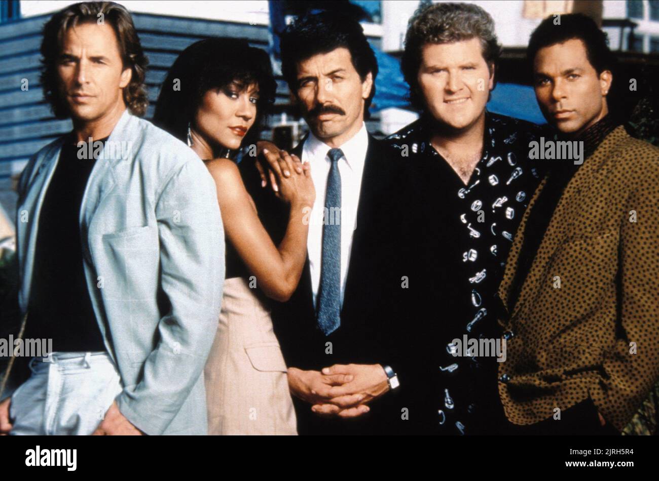 DON JOHNSON, OLIVIA BROWN, Edward James Olmos, MICHAEL TALBOTT, PHILIP MICHAEL THOMAS, MIAMI VICE, 1984 Stockfoto