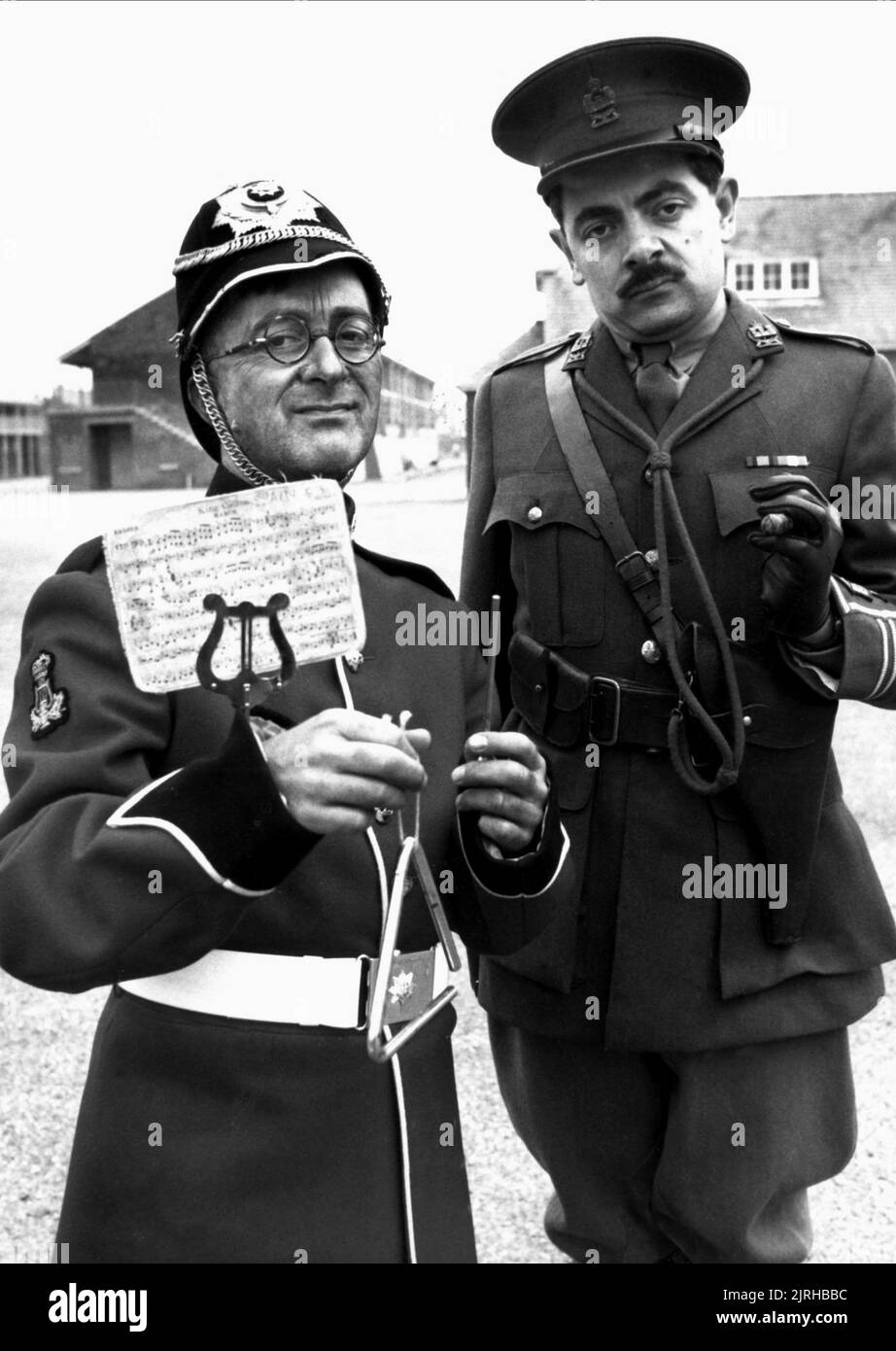 TONY ROBINSON, Rowan Atkinson, BLACKADDER GOES FORTH, 1989 Stockfoto