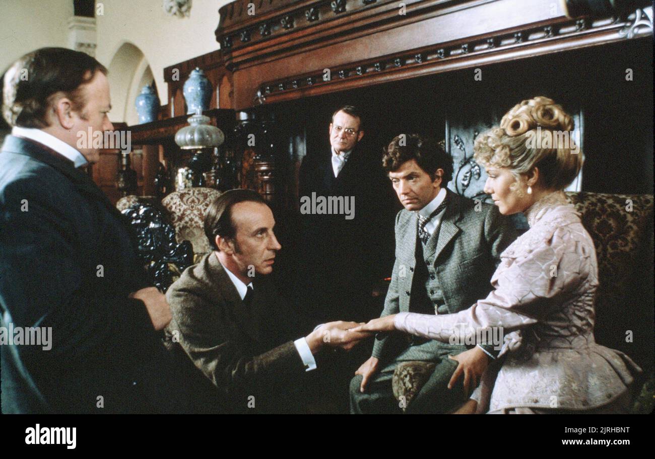 DONALD CHURCHILL, Ian Richardson, Denholm Elliott, Martin Shaw, GLYNIS BARBER, der Hund der Baskervilles, 1983 Stockfoto