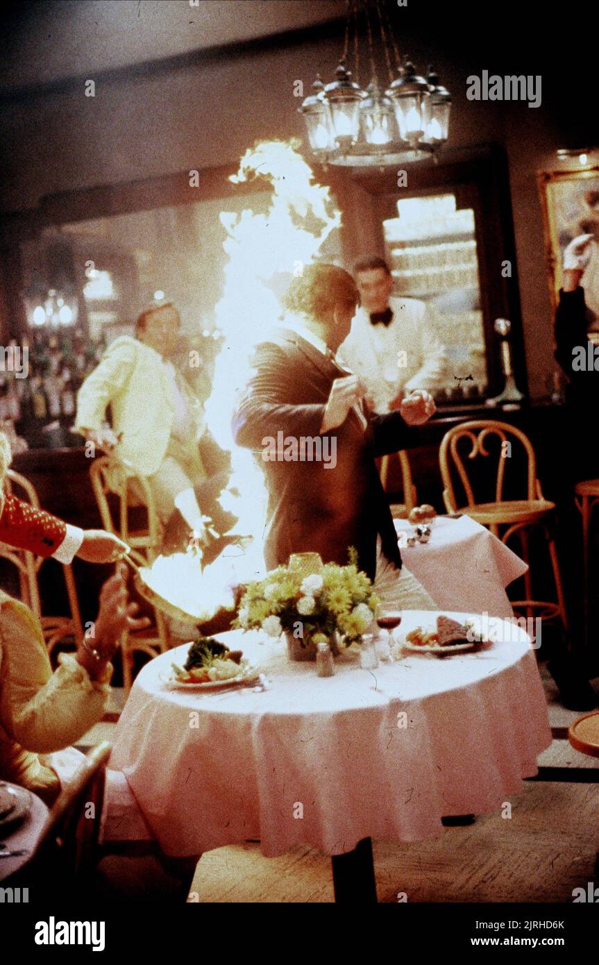 BURNING MAN IM RESTAURANT, F/X, 1986 Stockfoto