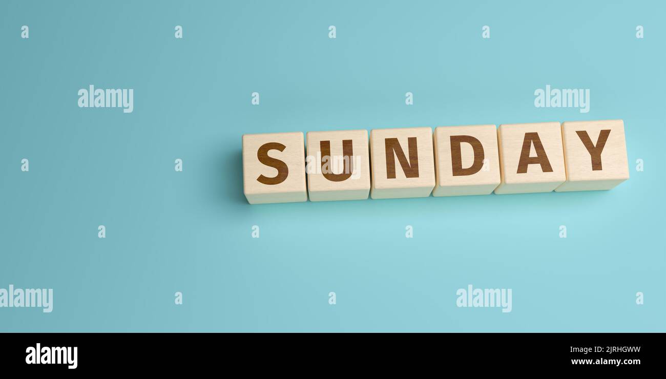 Das Wort Sonntag aus Buchstaben auf Holzwürfeln gebaut. High-Angle-Ansicht mit Kopierbereich Stockfoto