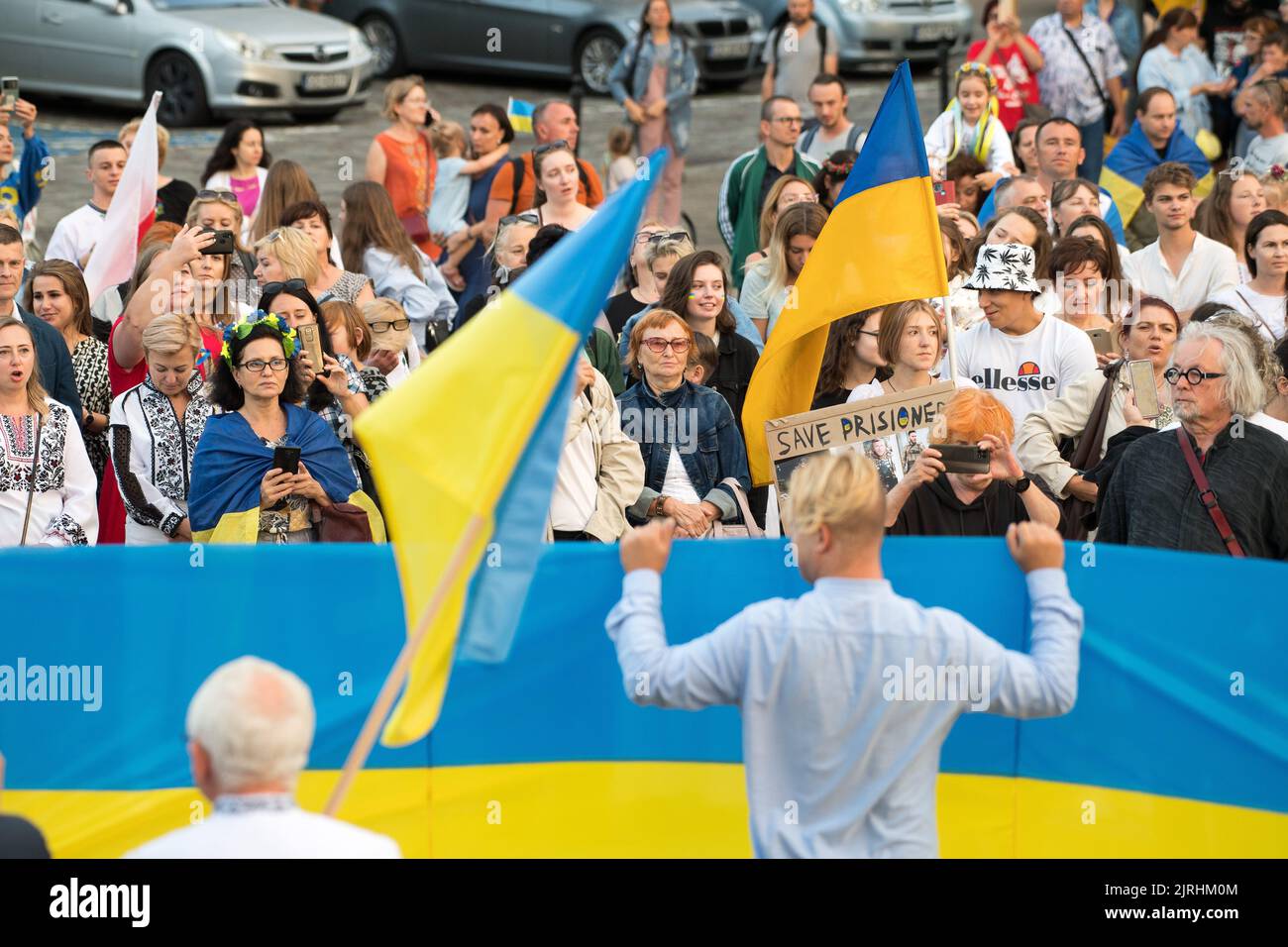 Danzig, Polen. 24.. August 2022. Anti-Kriegs-Protest gegen russische Invasion in der Ukraine, in sechs Monaten des Krieges in der Ukraine und ukrainischer Staatsfeiertag Unabhängigkeitstag der Ukraine © Wojciech Strozyk / Alamy Live News Stockfoto
