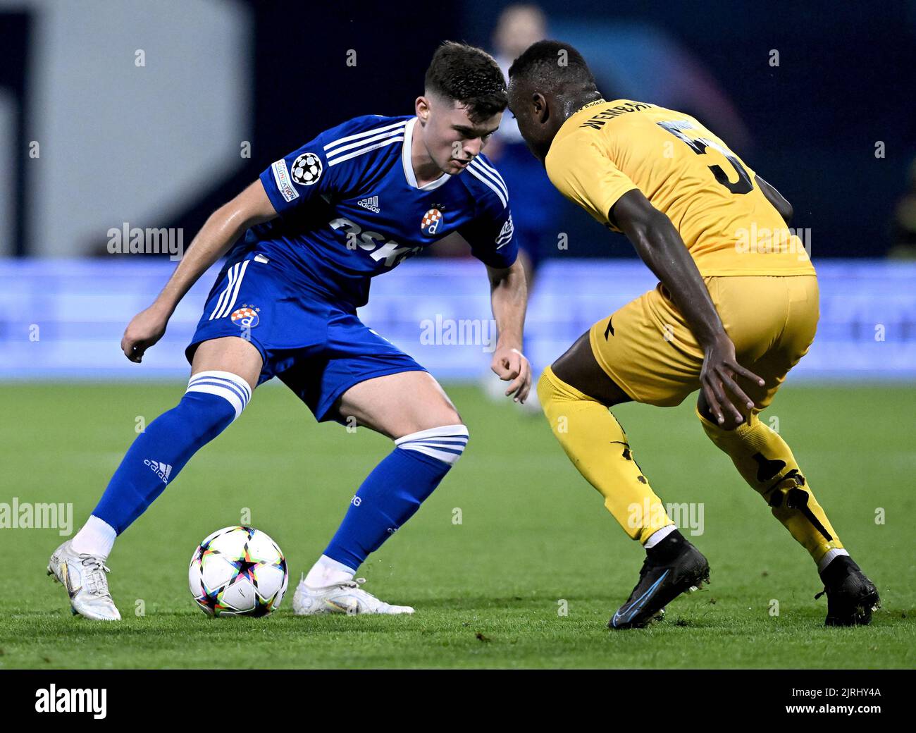 Martin Baturina von Dinamo in Aktion beim UEFA Champions League Play