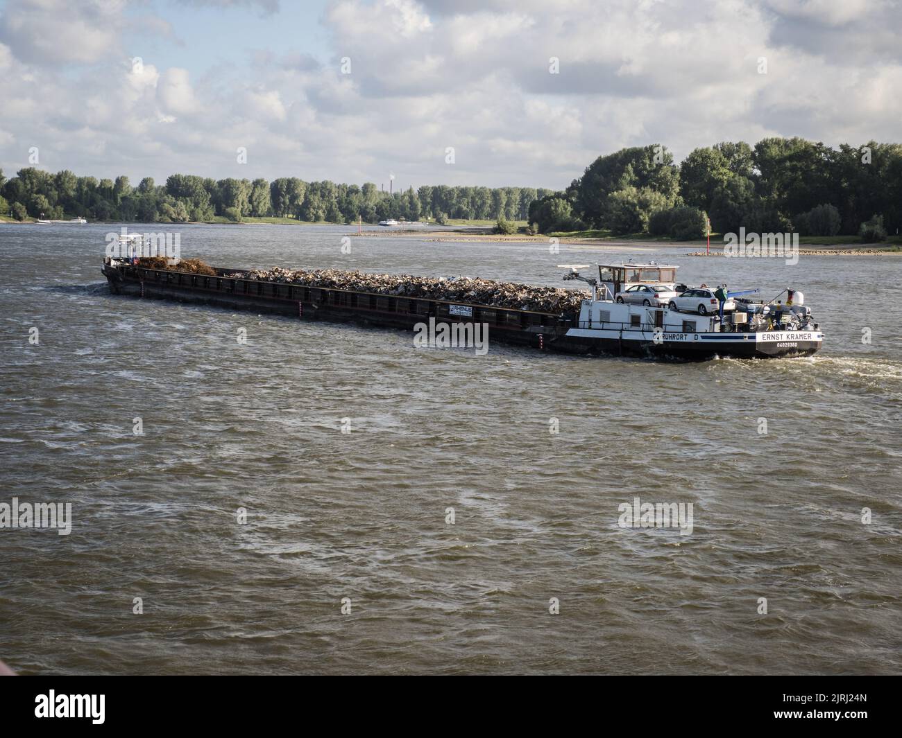 Lastkahn auf dem Rhein Stockfoto