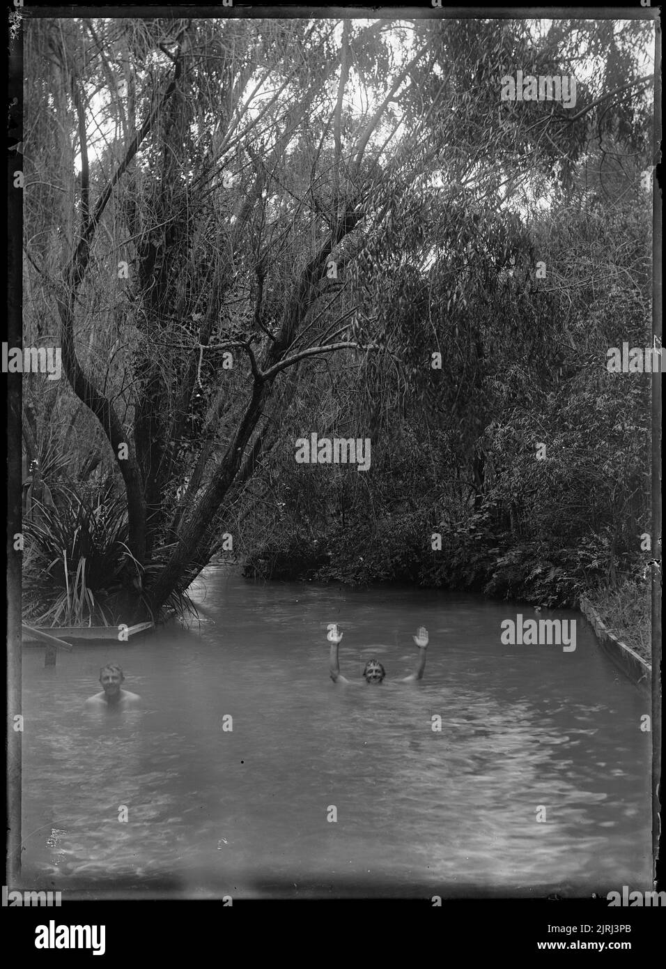 Hot Bath, Wairakei, 1905, von Fred Brockett. Stockfoto
