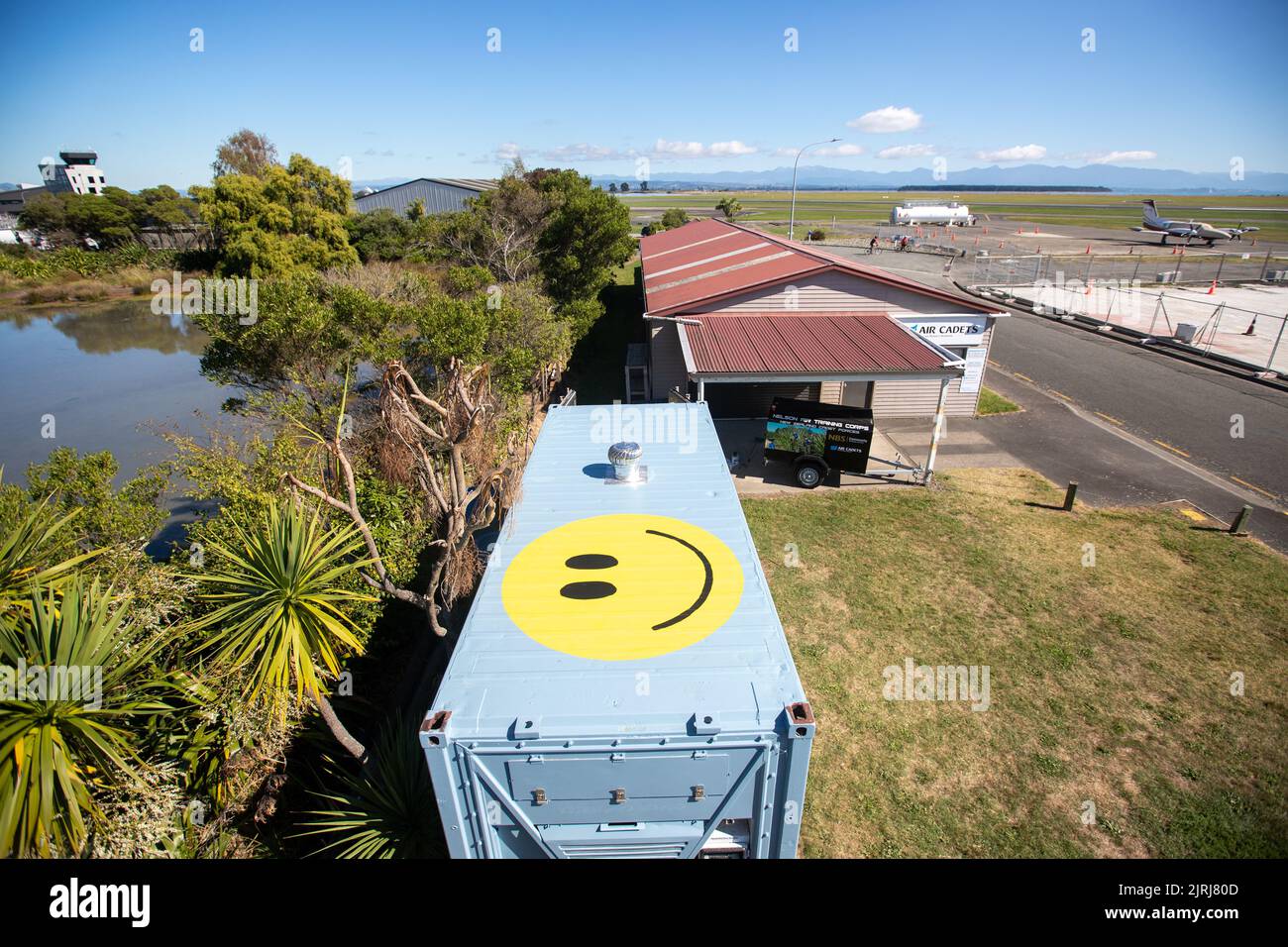Smiley-Gesicht auf dem Dach eines Containers, Nelson, Neuseeland Stockfoto