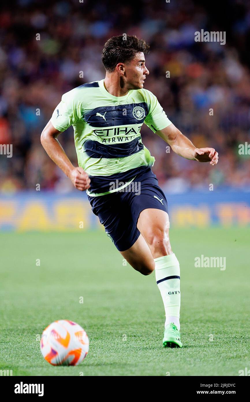 Barcelona, Spanien. 24. August 2022. Julian Alvarez in Aktion beim Freundschaftsspiel zwischen dem FC Barcelona und Manchester City im Spotify Camp Nou Stadium in Barcelona, Spanien. Quelle: Christian Bertrand/Alamy Live News Stockfoto