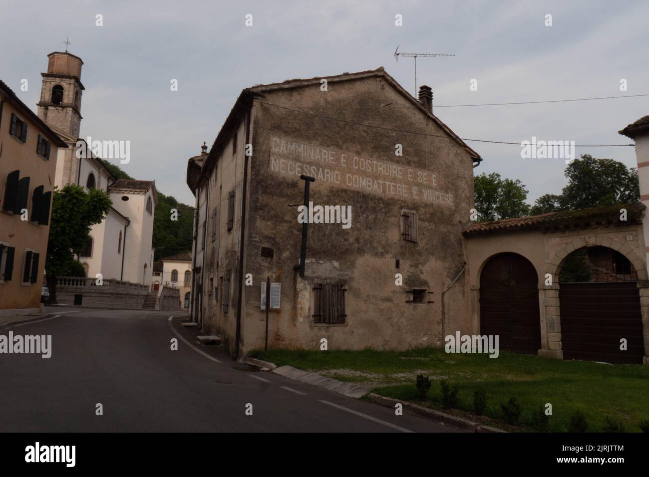 Cison di Valmarino, eines der eindrucksvollsten Dörfer Veneto. Stockfoto