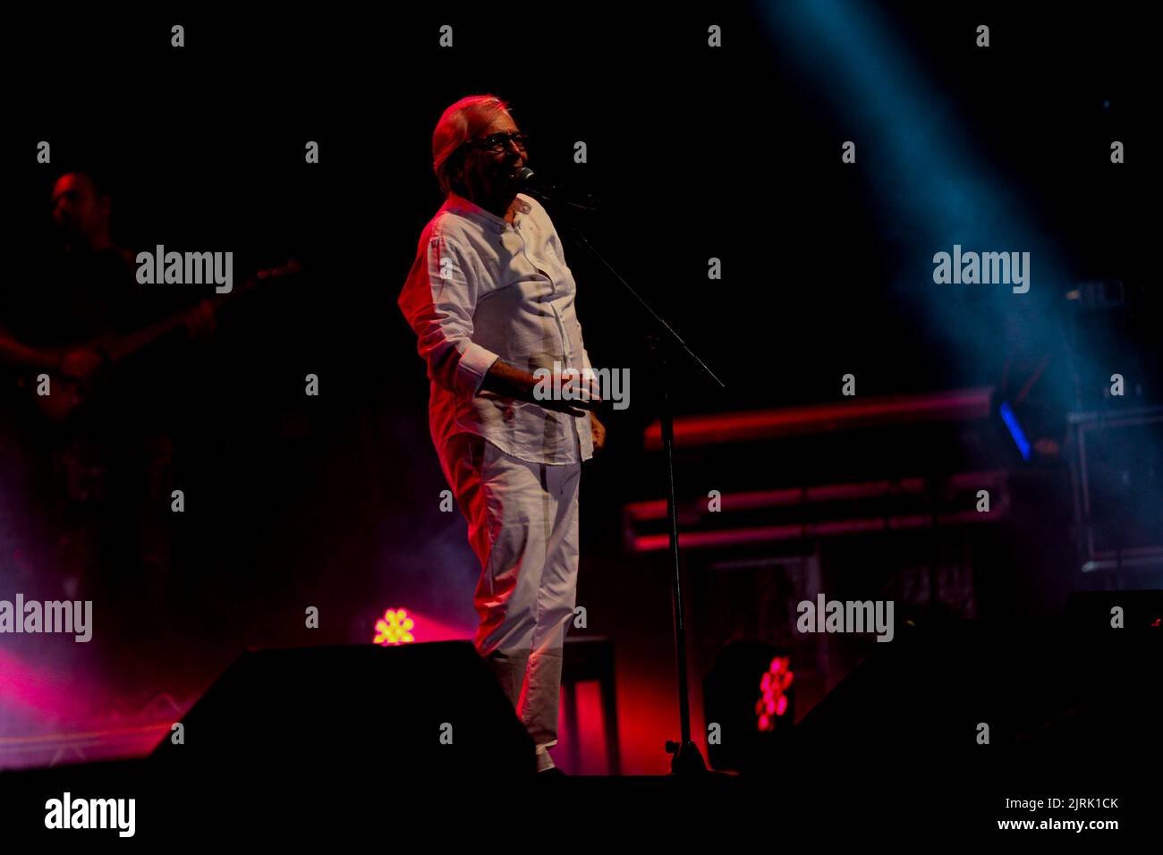 Nino D'Angelo in „The Poet Who Can't Talk“ Tour 22 auf der Burg von Santa Severa Estate 22. (Foto von Daniela Franceschelli/Pacific Press) Quelle: Pacific Press Media Production Corp./Alamy Live News Stockfoto