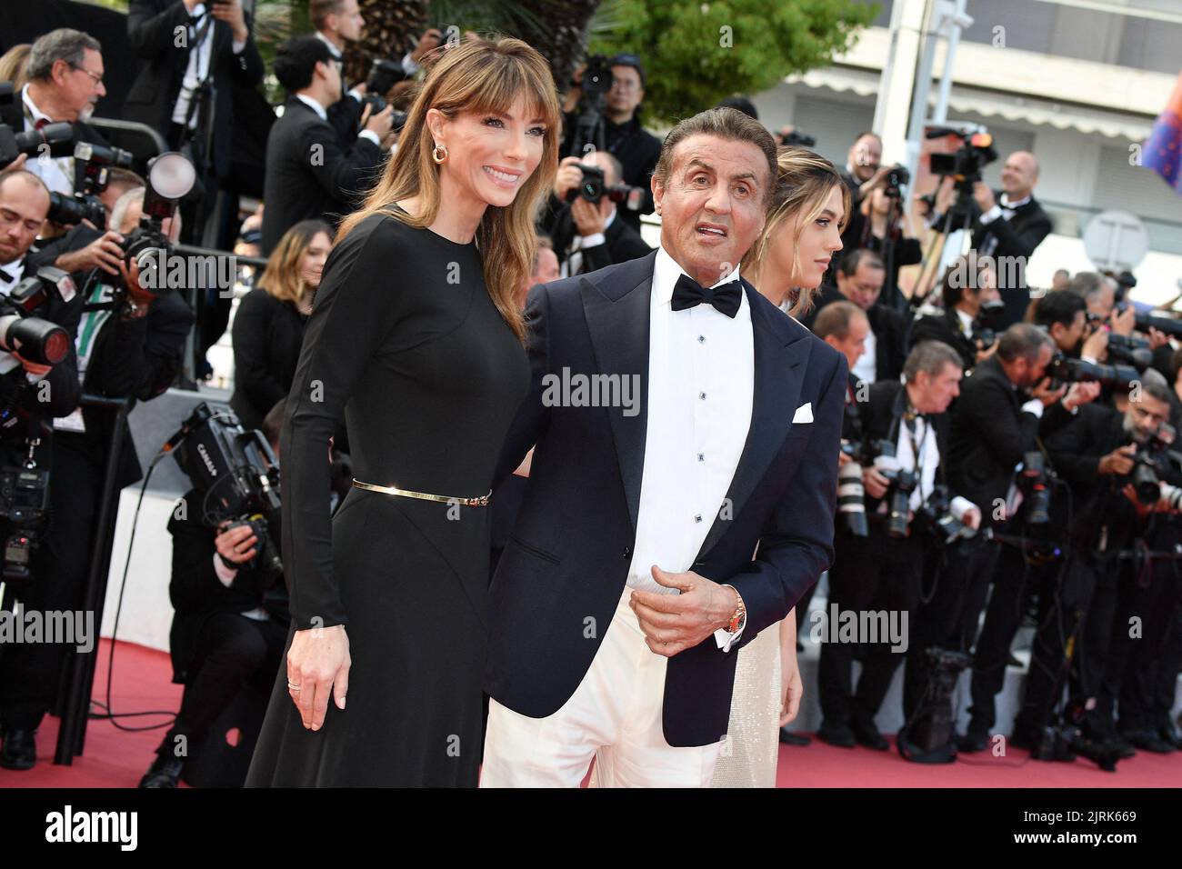 File photo dated May 25, 2019 of Jennifer Flavin Stallone and Sylvester Stallone attend the Closing Ceremony Screening of the Specials during the 72. annual Cannes Film Festival in Cannes, France. Sylvester Stallone und Jennifer Flavin scheiden sich nach 25 Jahren Ehe. Flavin reichte am Freitag bei einem Gericht in Palm Beach County, Florida, eine Petition für die Auflösung der Ehe und andere Entlastung des Rocky-Schauspielers, 76, ein. Stallone und Flavin, 54, heirateten 1997, obwohl ihre Beziehung ursprünglich 1988 in einem Restaurant in Beverly Hills, Kalifornien, begann. Foto von David Niviere/ABACAPRESS Stockfoto