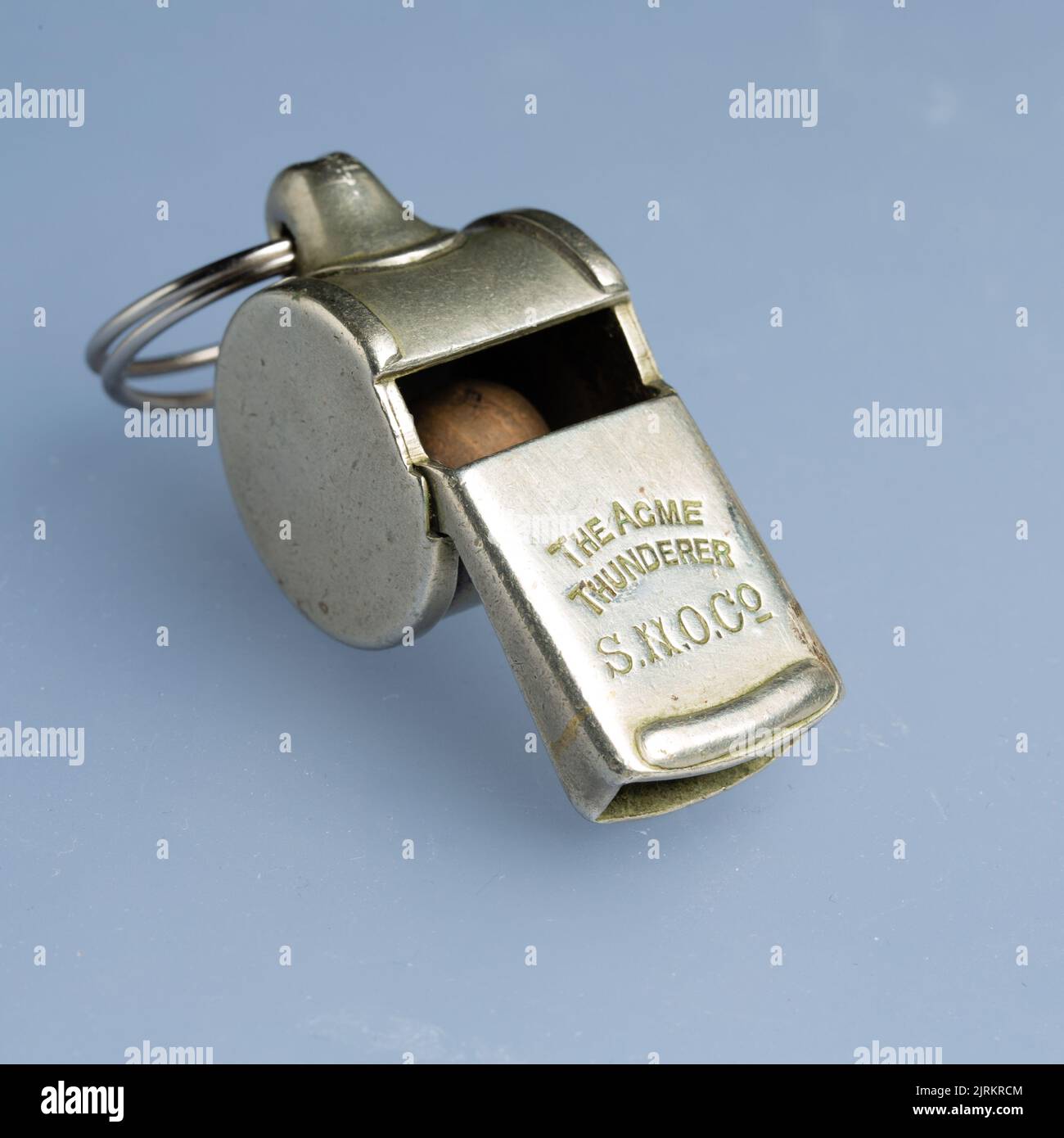 Dirigentenpfeife, S.N.O.Co (Southern National Omnibus Company) Whistle von J. Hudson. Acme Thunderer. Stockfoto